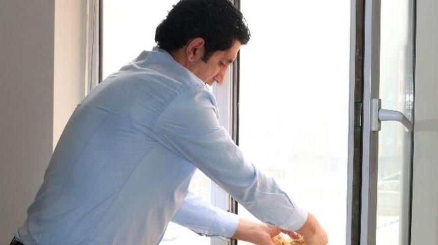 Ağrı Yurt Ay-der Başkanı &Ccedil;irik A&ccedil; Kalan Kuşları Unutmadı