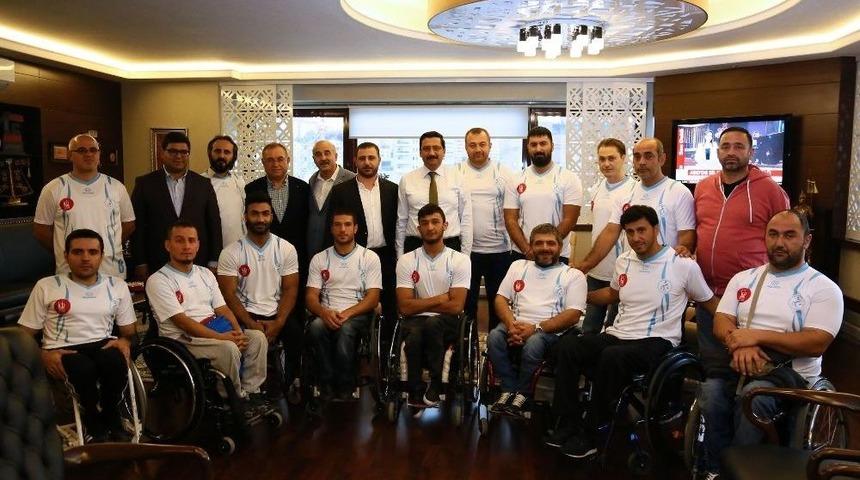 Eller G&uuml;c&uuml;&rsquo;nden B&uuml;y&uuml;k Final &Ouml;ncesi Başkan Ak&rsquo;a Ziyaret