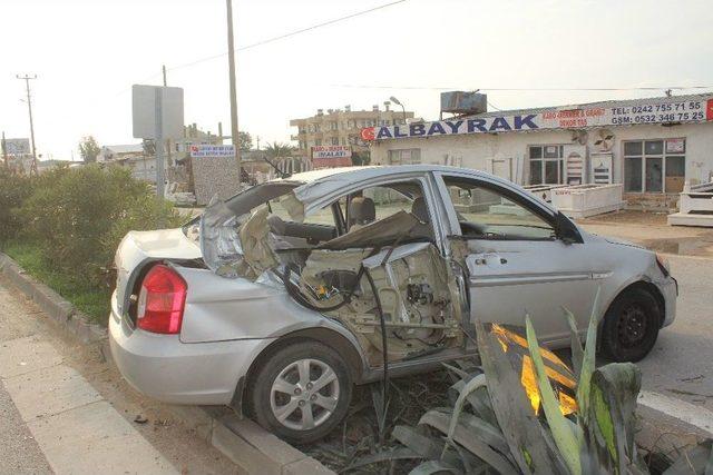 Manavgat-alanya Yolunda Trafik Kazası: 2 Yaralı