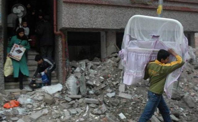 Savaştan Kaçan Suriyeliler, İstanbul’Da Dolandırıldı