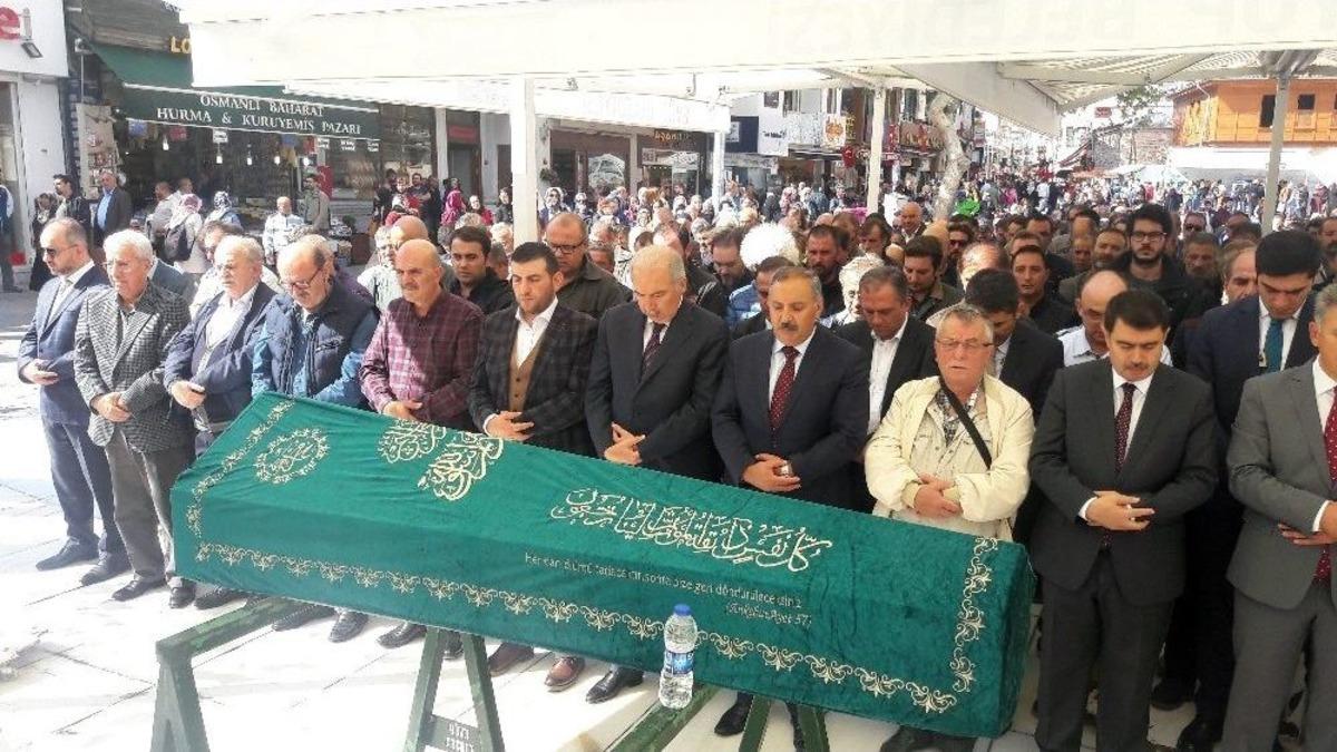 Cumhurbaşkanlığından Ey&uuml;p Sultan&rsquo;da Aşure İkramı