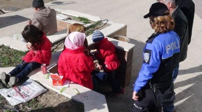 Aksaray&rsquo;da Polis &Ccedil;alışan &Ccedil;ocukları Topladı