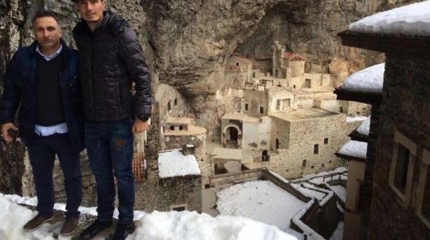 Trabzonsporlu Cardozo S&uuml;mela'yı Gezdi