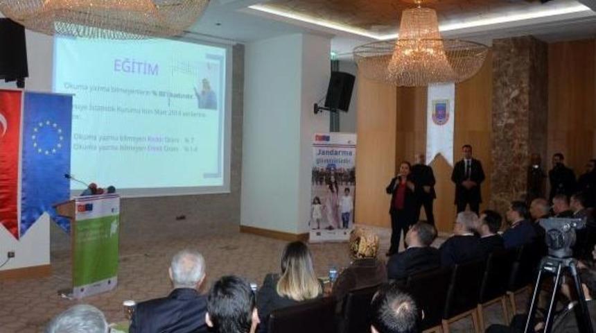 Diyarbakır'da Jandarmadan Aile I&ccedil;i Şiddeti &Ouml;nleme &Ccedil;alıştayı
