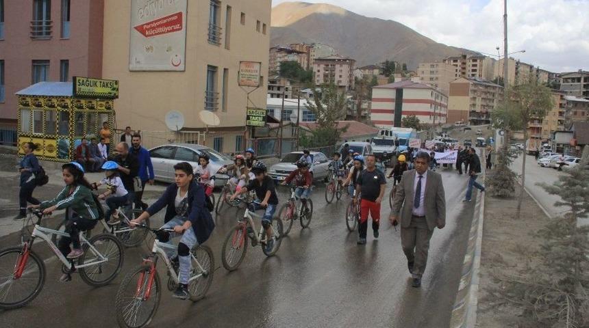 Hakkari&rsquo;de D&uuml;nya Y&uuml;r&uuml;y&uuml;ş G&uuml;n&uuml; Etkinlikleri