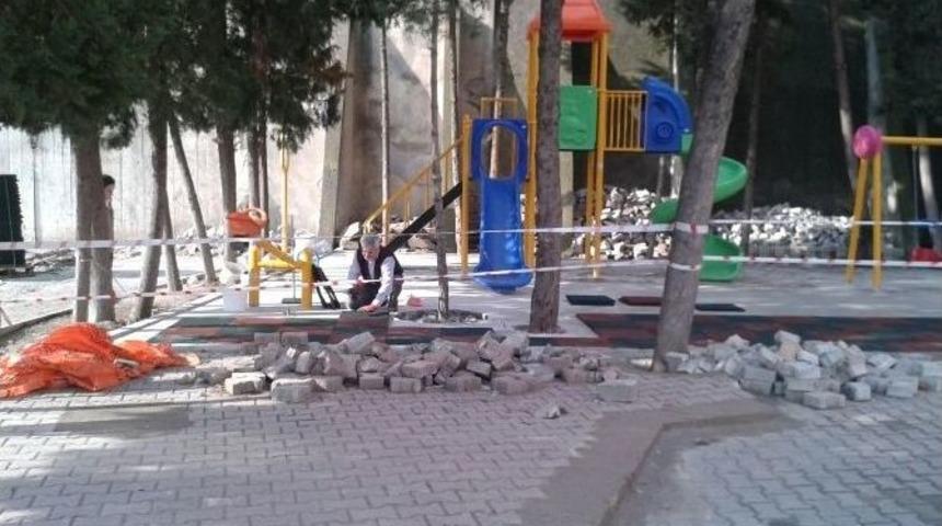 Hastane Bah&ccedil;esine &Ccedil;ocuk Parkı