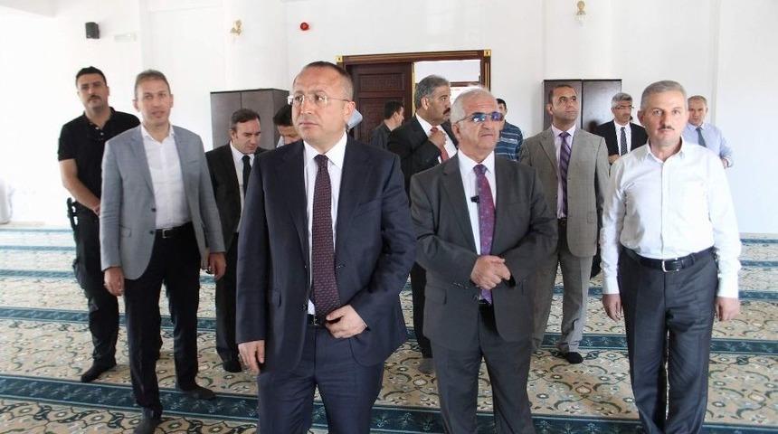 Siirt&rsquo;te İki Minareli Caminin Temeli Atıldı