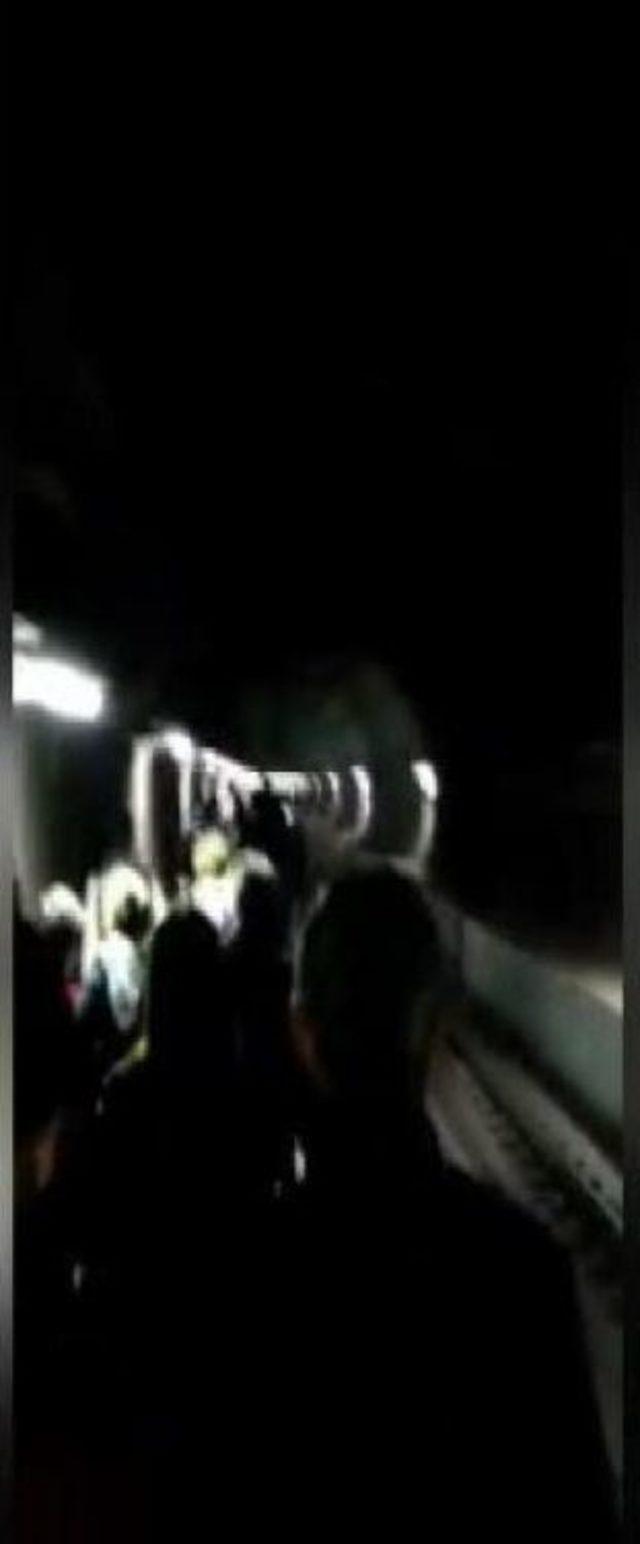 Marmaray Seferleri Teknik Arıza Nedeniyle Yapılamıyor (1) 1