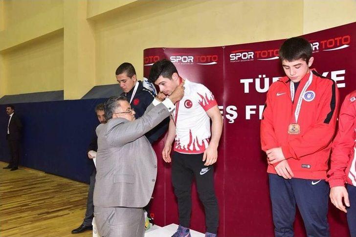 Sporculara Ödüllerini Başkan Yağcı Verdi G4