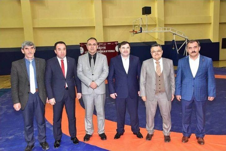 Sporculara Ödüllerini Başkan Yağcı Verdi G2