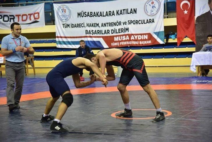 Sporculara Ödüllerini Başkan Yağcı Verdi G3