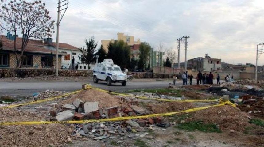 &Ccedil;ocuklar Buldukları Mayını Hurdacıya Satmaya Kalkıştılar