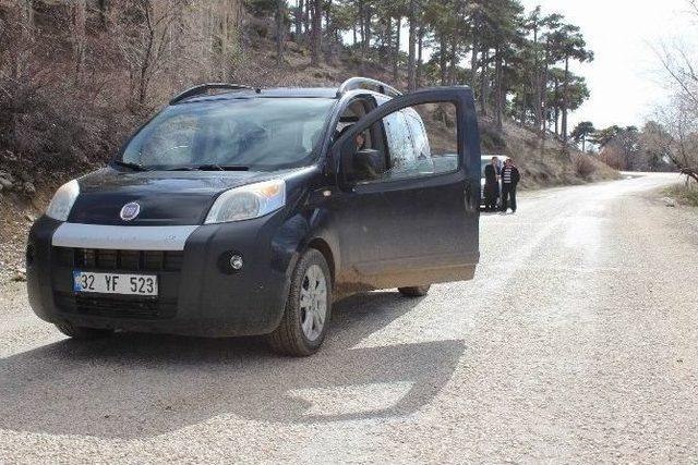 (özel Haber) Bu Yolda Araçlar Kendi Kendine Hareket Ediyor