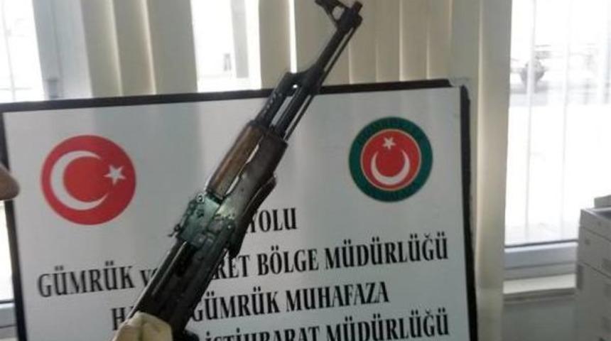 Habur'da Ka&ccedil;ak Silah Operasyonu