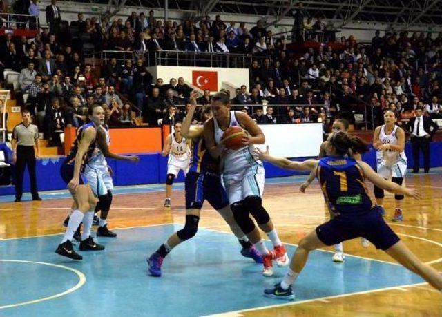 Kadınlar Eurocup'ta Mersin Büyükşehir'de Galibiyet Sevinci