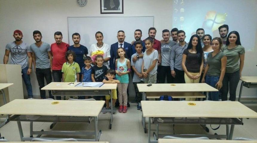 Malatyalı Y&uuml;z&uuml;c&uuml;ler Spor Bilimleri Fak&uuml;ltesi&rsquo;nde Derse Girdiler