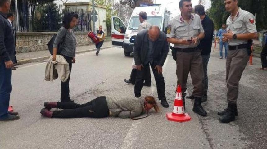 3 Liralık Park Ücretini Almak Için Koşarkan Düşüp Yaralandı