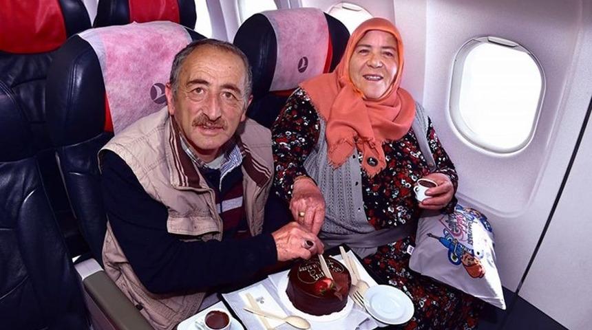 T&uuml;rk Hava Yollarından 40&rsquo;ıncı Evlilik Yıl D&ouml;n&uuml;m&uuml; S&uuml;rprizi