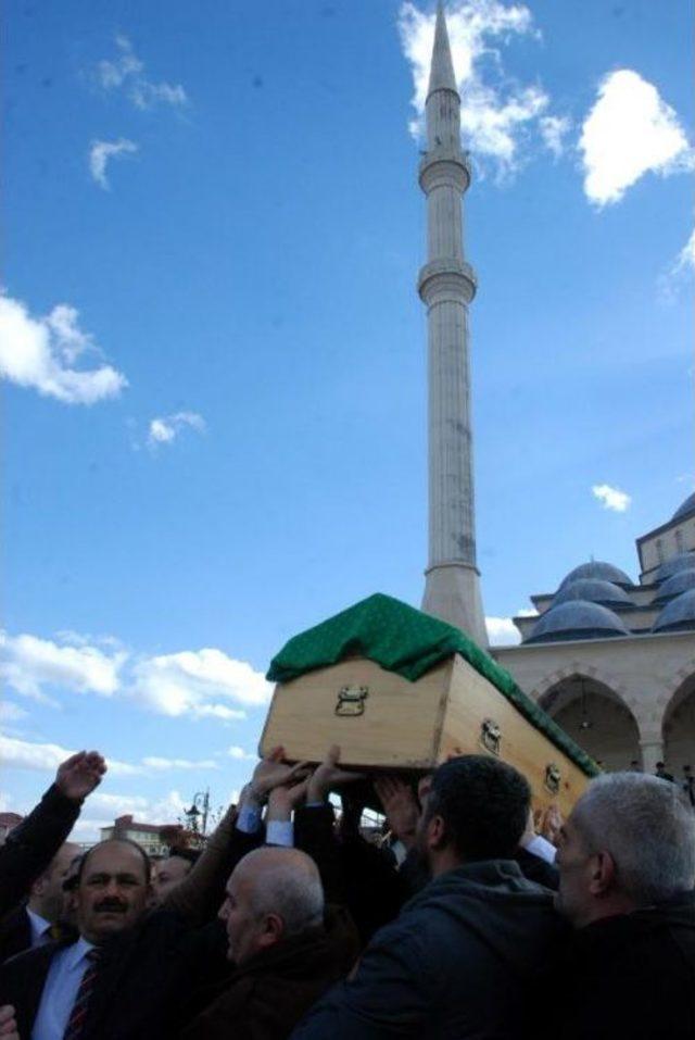 Mhp Kastamonu Milletvekilinin Annesi Toprağa Verildi