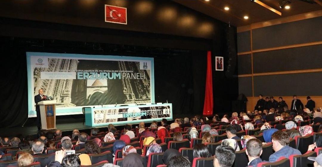 T&uuml;rk D&uuml;nyasına A&ccedil;ılan Kapı: Erzurum