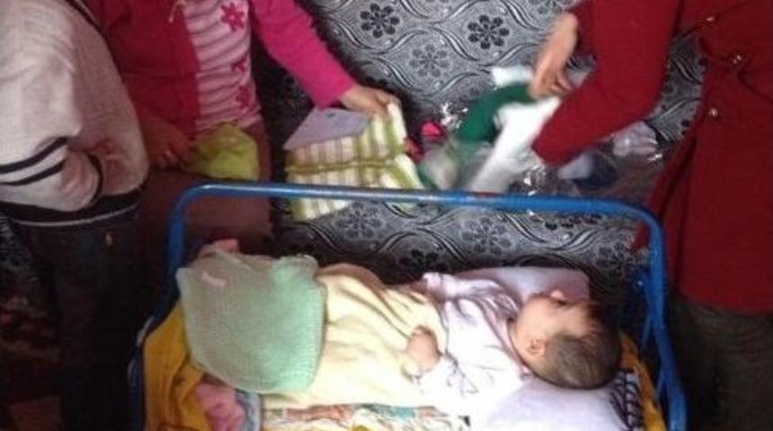 Batman&rsquo;da Yeni Doğan Bebeklere &rsquo;sevgi Battaniyesi&rsquo; Hediye Edildi