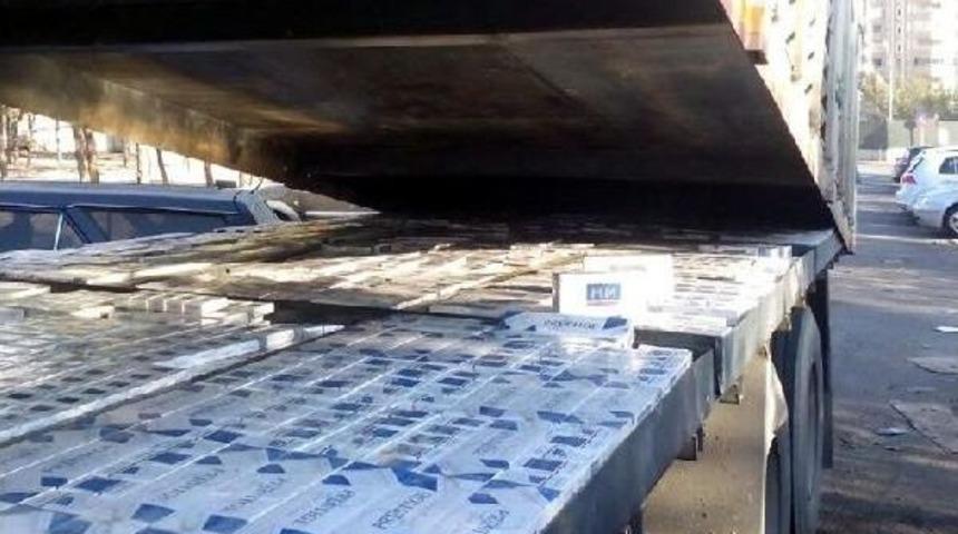 Tır&rsquo;Da 16 Bin Ka&ccedil;ak Sigara Ele Ge&ccedil;irildi