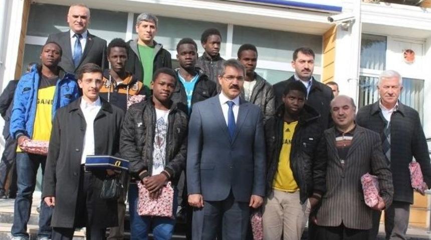 &Uuml;niversiteyi De T&uuml;rkiye&rsquo;de Okumak İstiyorlar