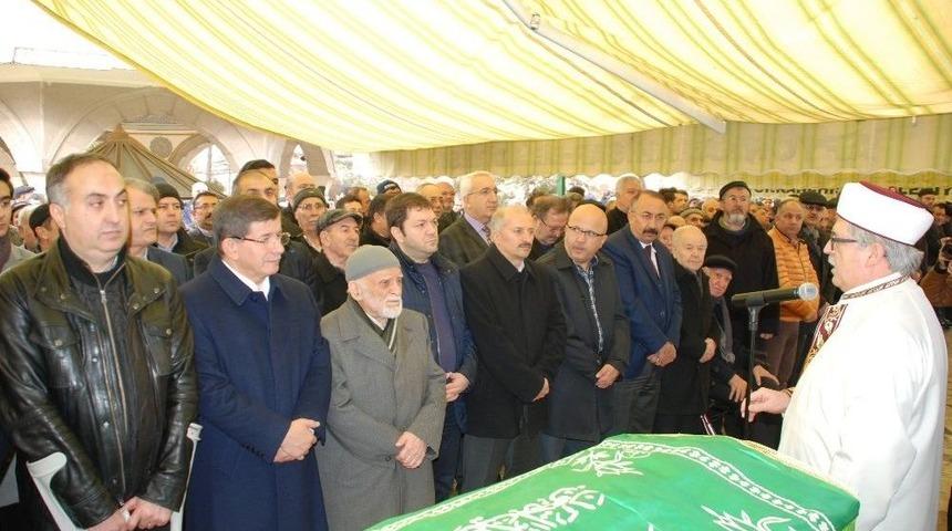 Eski Başbakan Ahmet Davutoğlu Afyonkarahisar&rsquo;da Cenaze T&ouml;renine Katıldı