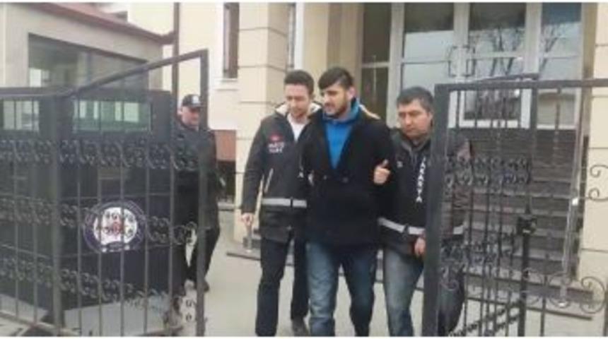 Sakarya&rsquo;da Otomobilden Hırsızlık Yapan Şahıs Yakalandı