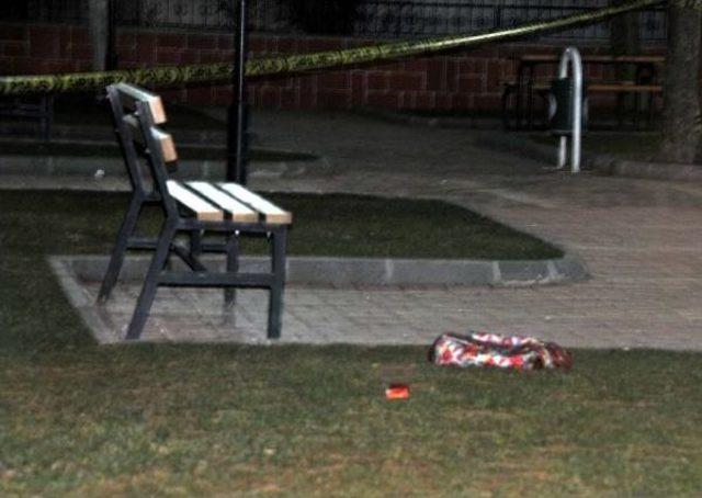 Parkta Unutulan Sırt Çantası Bomba Paniği Yaşattı