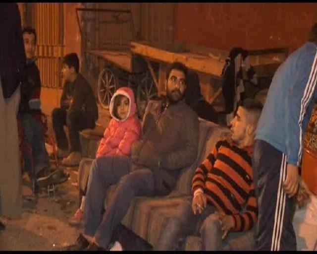 Suriyeli Aileler Geceyi Sokakta Geçirdi 1