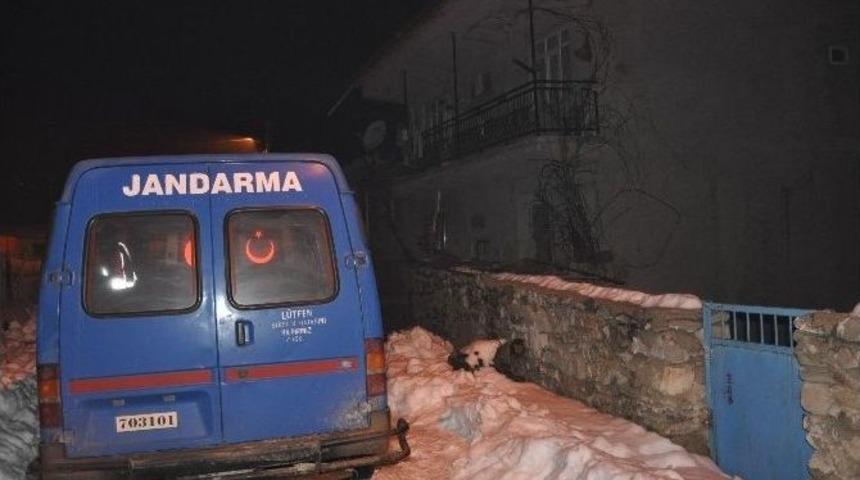 Kızı Evden Ka&ccedil;an &Ouml;fkeli Anneden Silahla İntihar Tehdidi