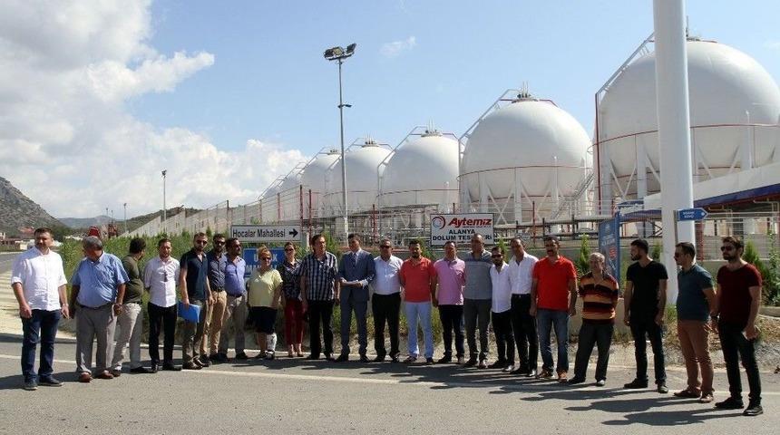 Akaryakıt Dağıtım Şirketine Tepkiler S&uuml;r&uuml;yor