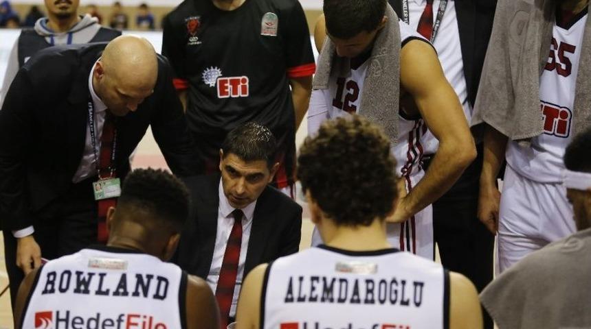 Eskişehir Basket&rsquo;te D&uuml;ş&uuml;ş S&uuml;r&uuml;yor