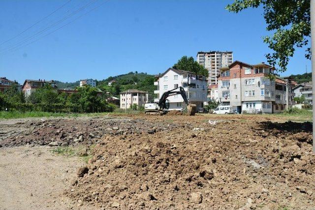 Futbol Sahası Tamamlanma Aşamasına Geldi