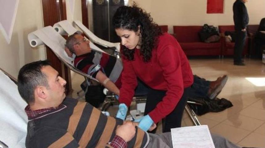 Özel İdare Personelinden Kan Bağışı