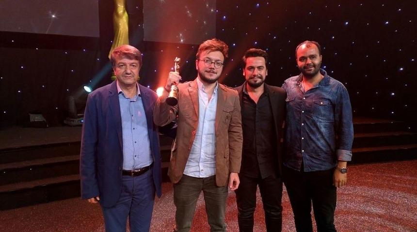 Sel&ccedil;uk İletişim&rsquo;e &Ouml;d&uuml;l