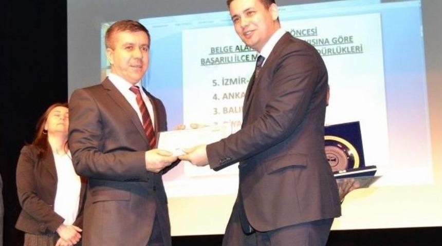 Edremit Halk Eğitimi Merkezi T&uuml;rkiye &Uuml;&ccedil;&uuml;nc&uuml;s&uuml; Oldu