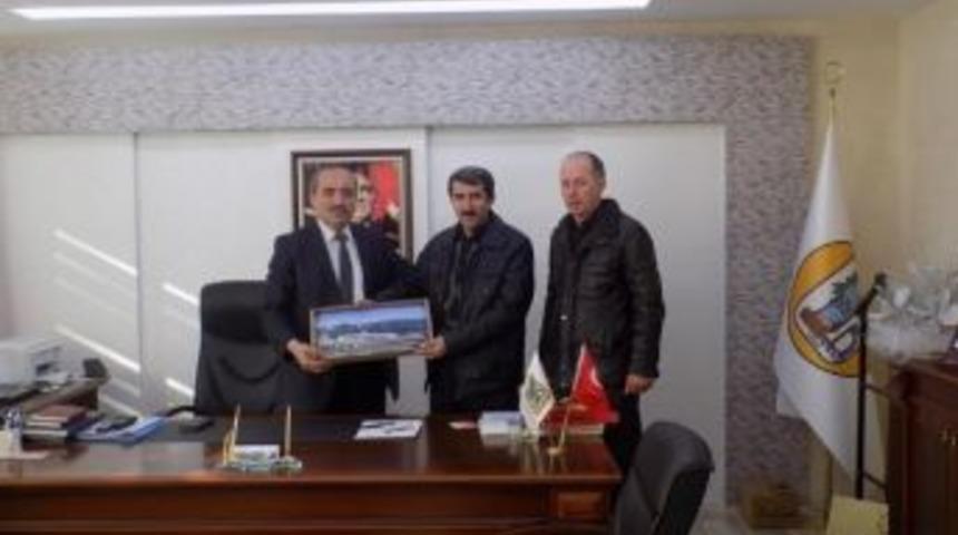 Dr. Metin T&uuml;rker&rsquo;den Başkan Uzun&rsquo;a Ziyaret