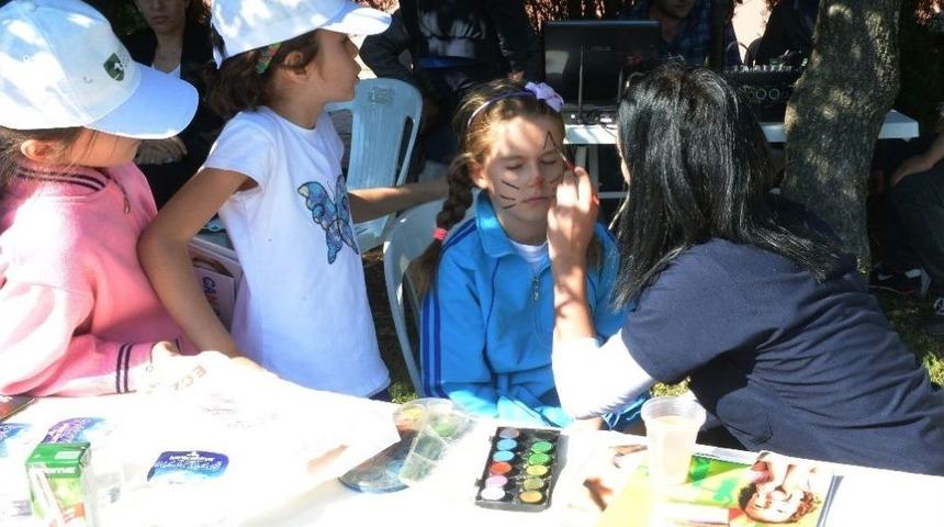 &Ccedil;ocuklar Can Dostlarıyla Doyasıya Eğlendi