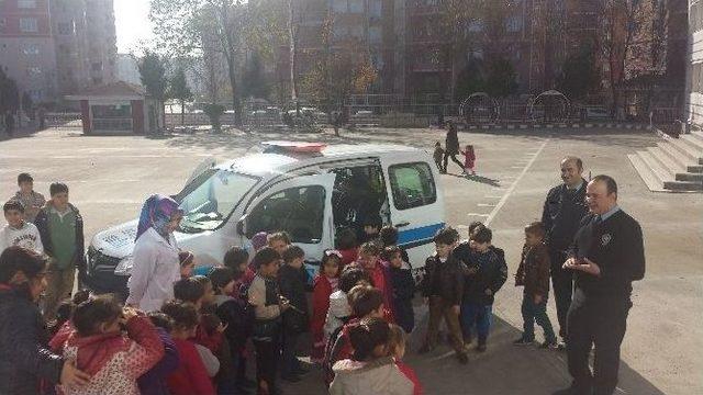 Öğrencilere Trafik Eğitimi Verildi