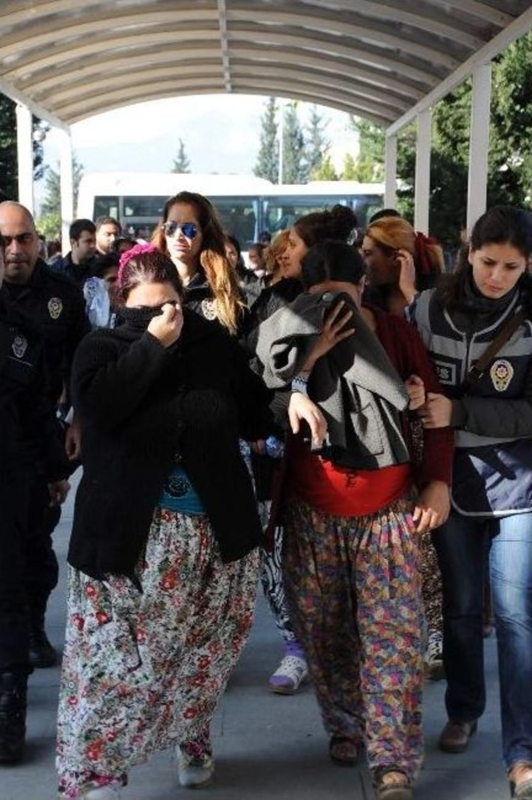 Uyuşturucu Zanlısı 30 Kişi Adliyeye Sevk Edildi