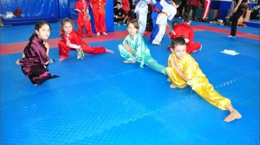 Spor Yapıp Dini Bilgiler &Ouml;ğrendiler