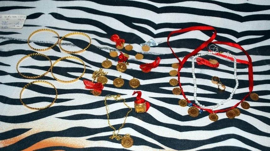 Altınları Bulamayınca &Ccedil;alındı Zannetti