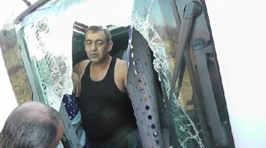 Şarampole Devrilen Tır'ın Şof&ouml;r&uuml; 2.11 Promil Alkoll&uuml; &Ccedil;ıktı