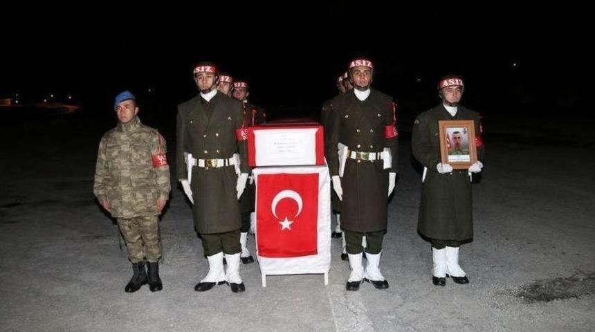 Hakkari Şehidinin Cenazesi Memleketine Uğurlandı