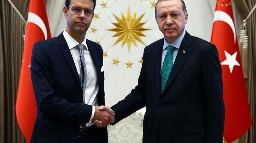 İsvi&ccedil;re B&uuml;y&uuml;kel&ccedil;isi&rsquo;nden Cumhurbaşkanı Erdoğan&rsquo;a G&uuml;ven Mektubu