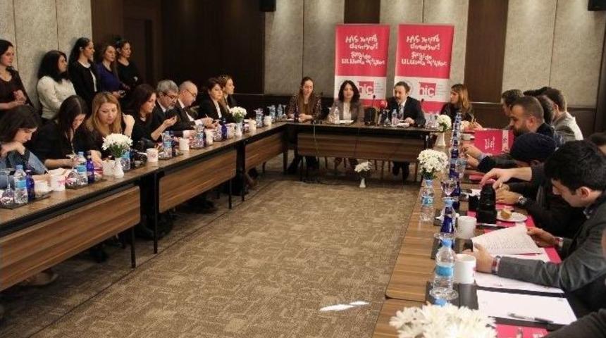 "hi&ccedil;" &Ouml;d&uuml;lleri Sahibini Bekliyor