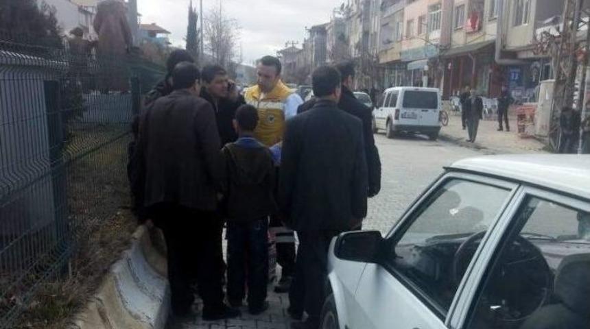 Otomobilin &Ccedil;arptığı &Ccedil;ocuk Yaralandı