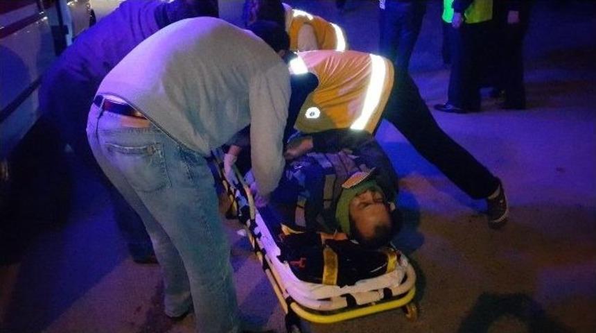 Otomobilin &Ccedil;arptığı Irak Uyruklu Yaya Yaralandı